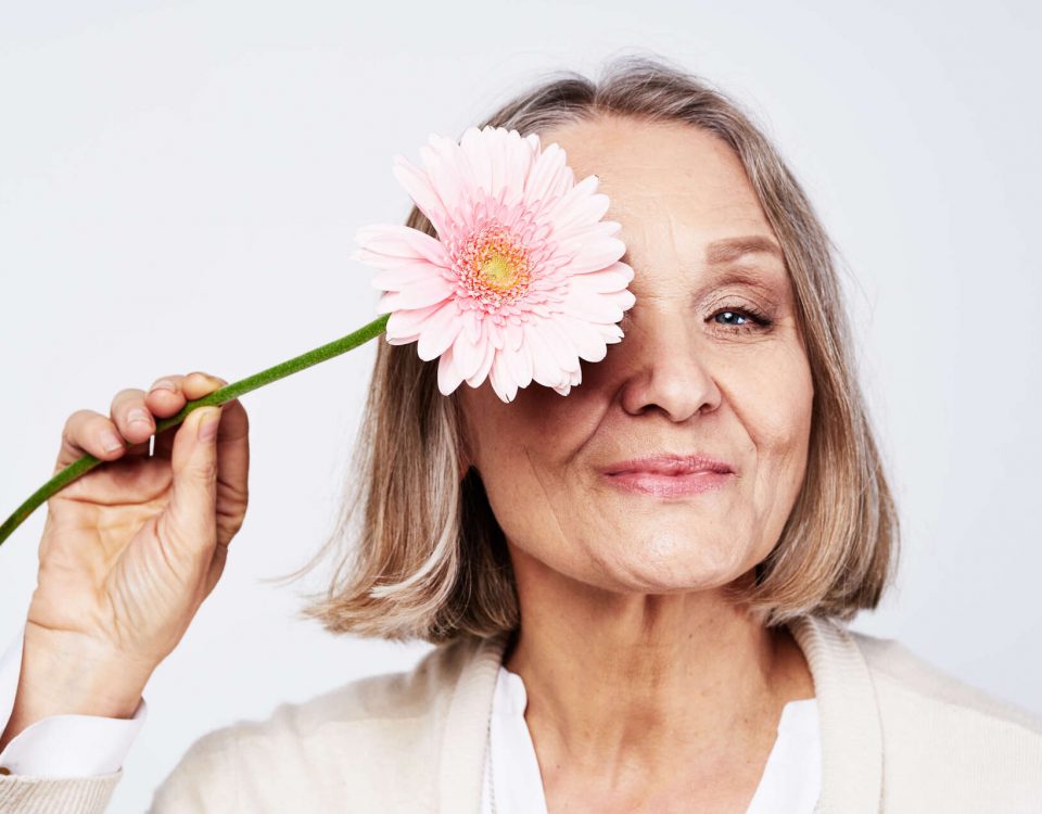 Vivi serenamente la menopausa e previeni l'osteoporosi