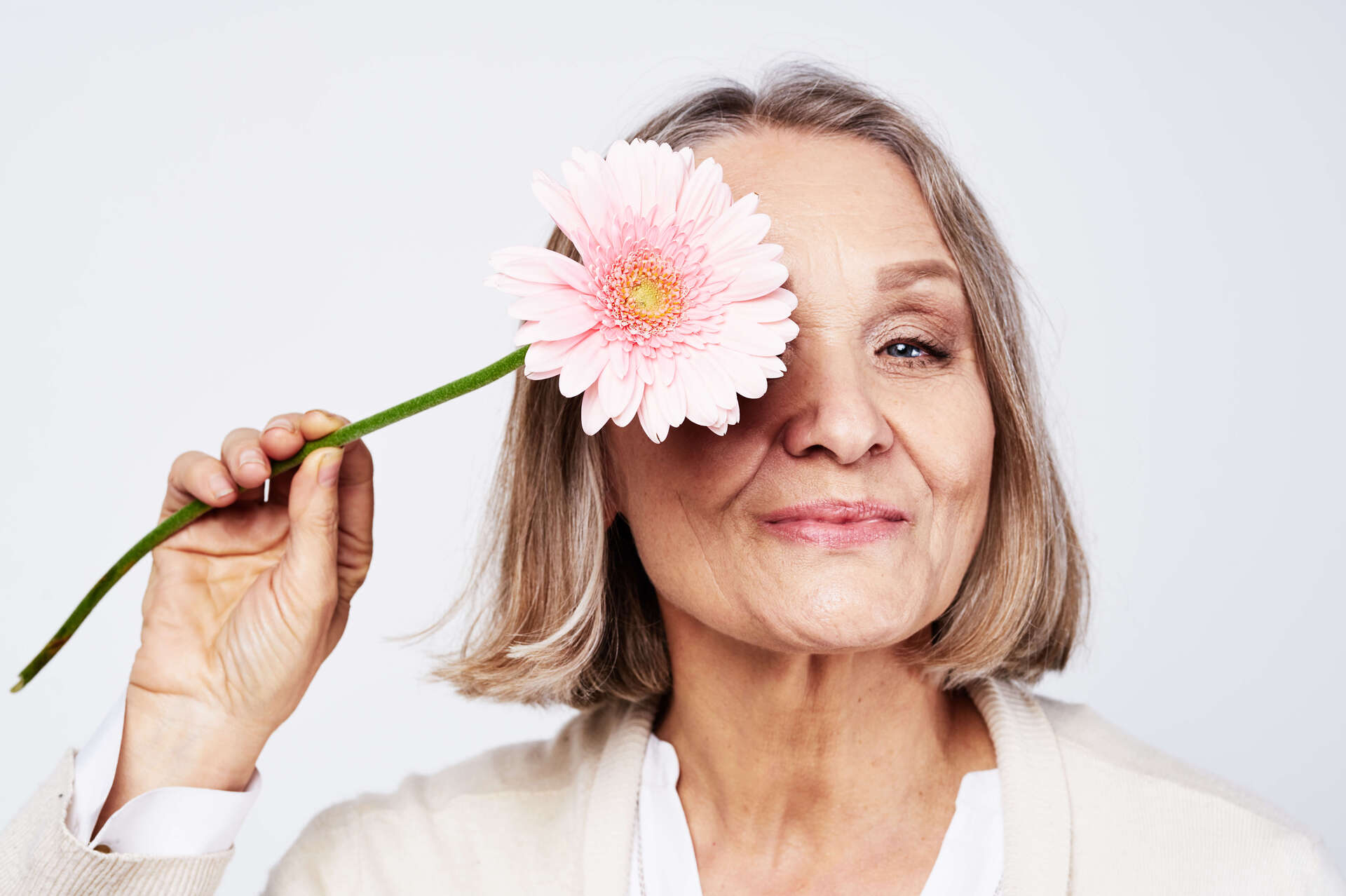 Vivi serenamente la menopausa e previeni l’osteoporosi