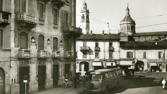 Facciata storica di Farmacia Cattaneo